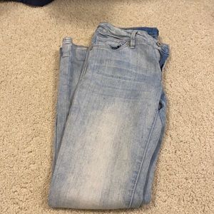 Levi’s Light Wash Jeggings 💖